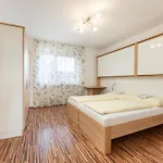 Easyapartments Leo Apartament *