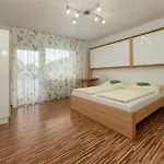 Easyapartments Leo Linec