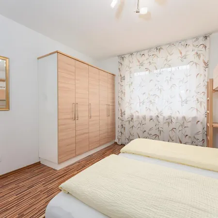 Easyapartments Leo * Linec