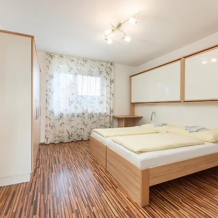 Easyapartments Leo Apartment *
